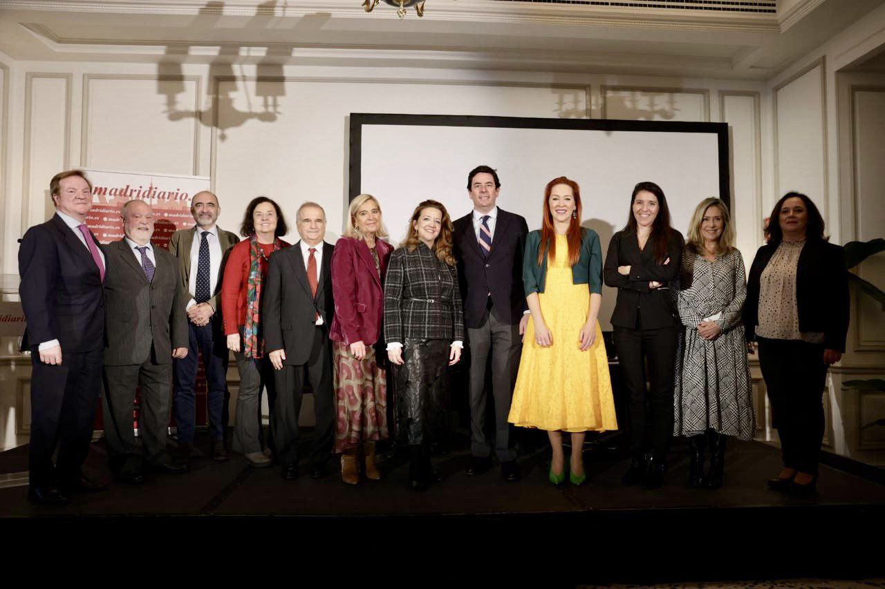 Foto de familia de los participantes.