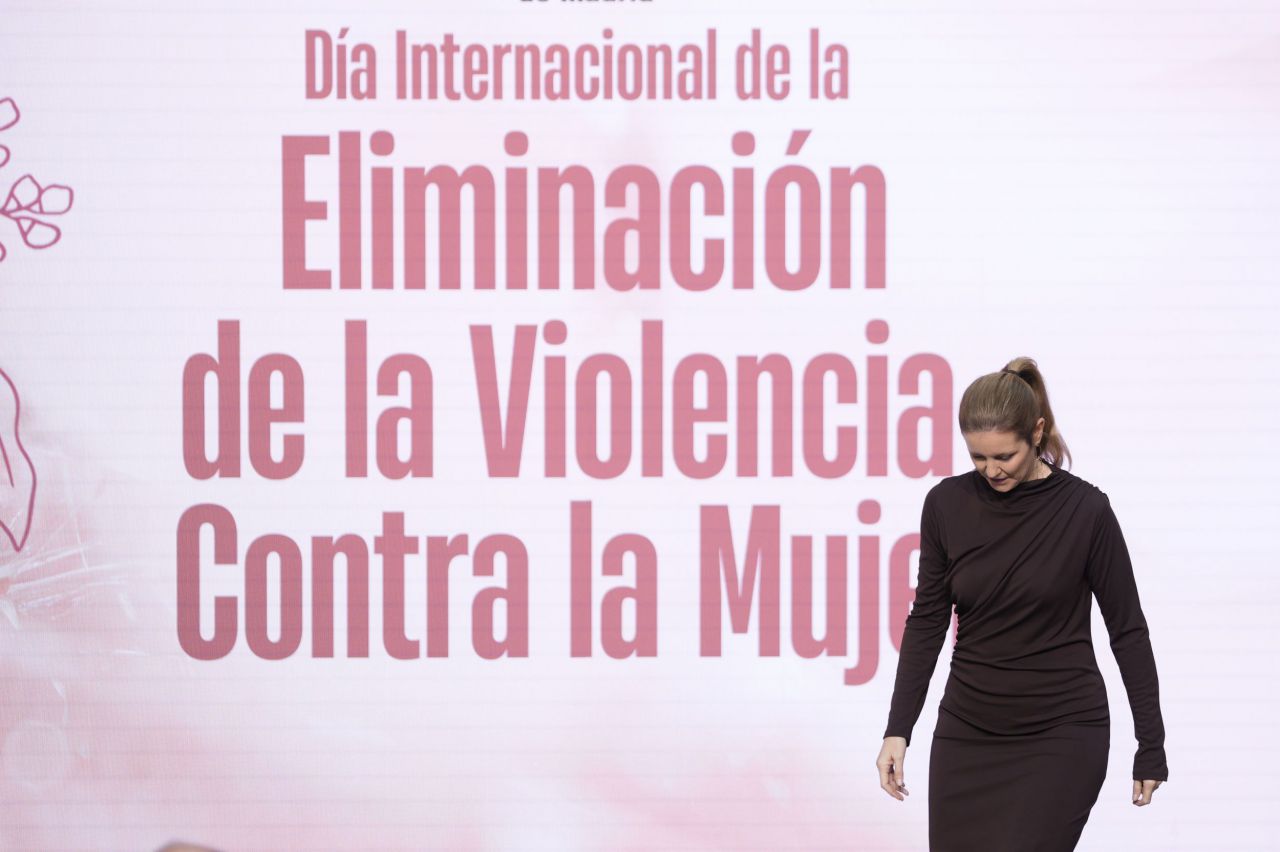 Ana Dávila, Consejera de Familia, Juventud y Asuntos Sociales en el acto conmemoración del Día Internacional de la Eliminación de la Violencia contra la Mujer