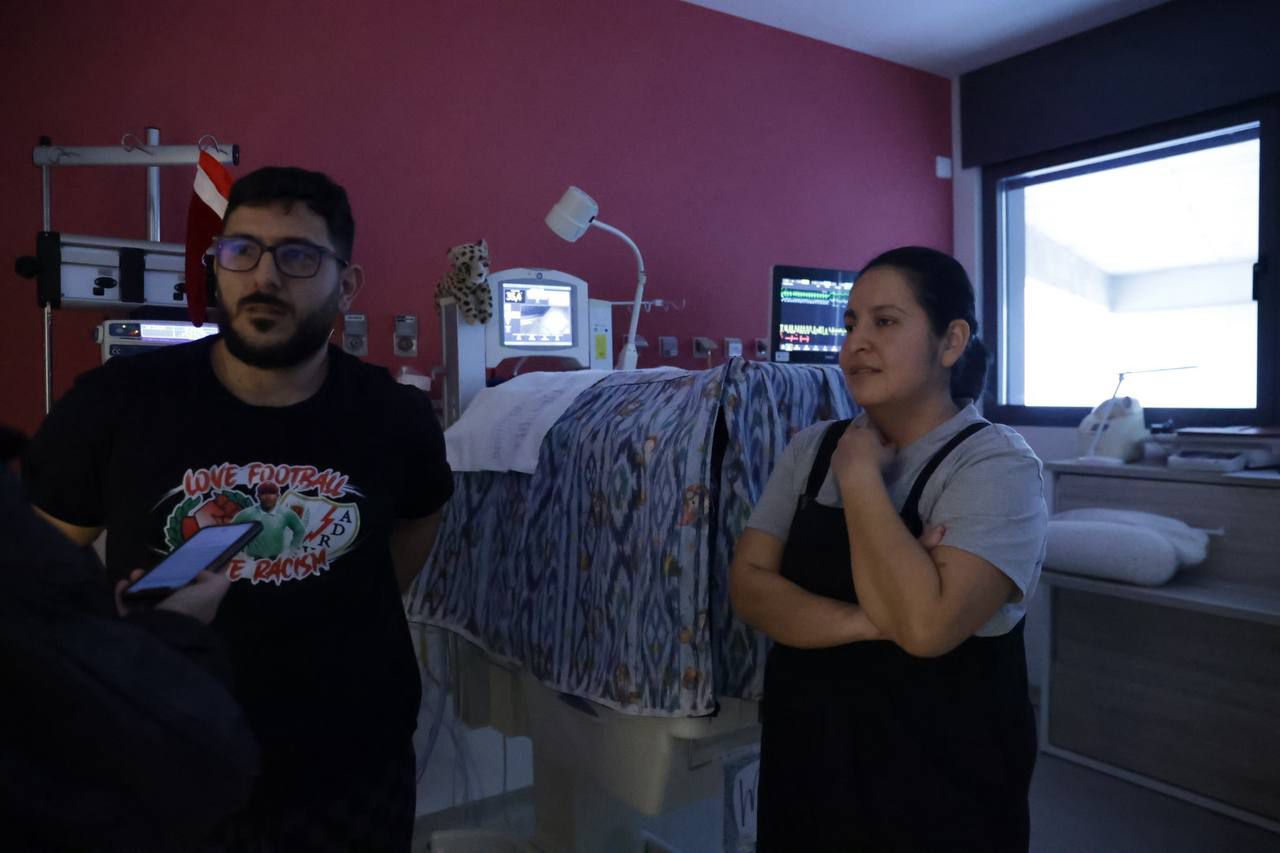 Padres de Máximo, bebé prematuro