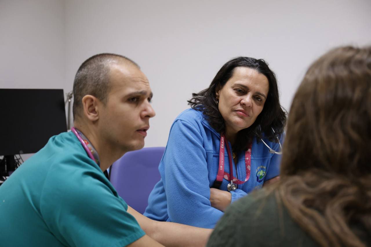 Morales y Piris, médicos de la unidad de neonatología del Hospital 12 de Octubre