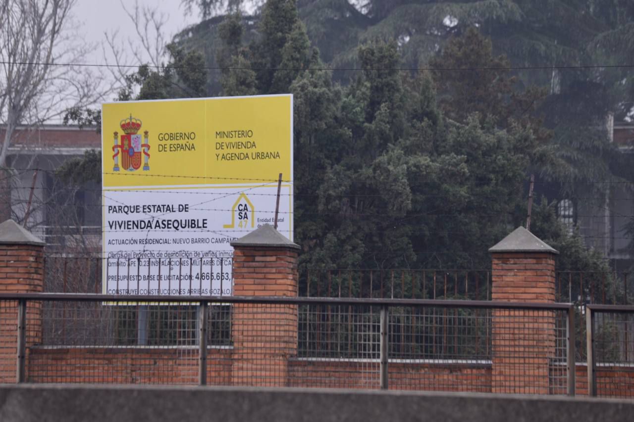Inicio de la demolición de los edificios del acuartelamiento de Campamento.