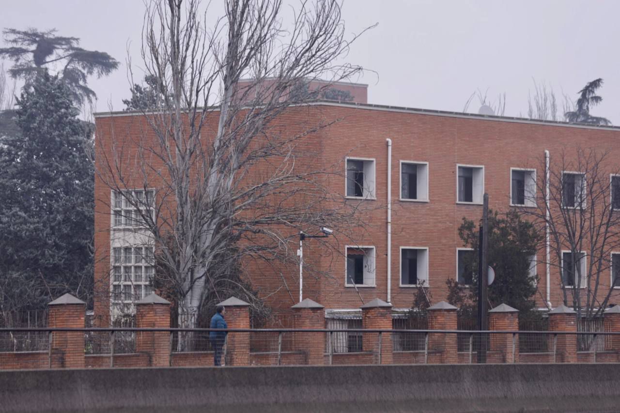 Inicio de la demolición de los edificios del acuartelamiento de Campamento.