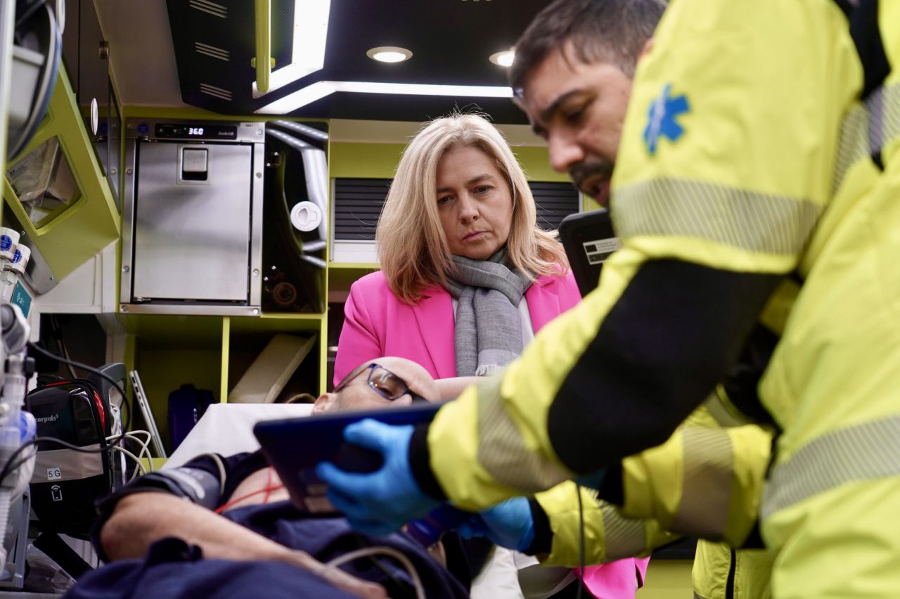 Inma Sanz visita una de las unidades que dispone de mejoras tecnológicas