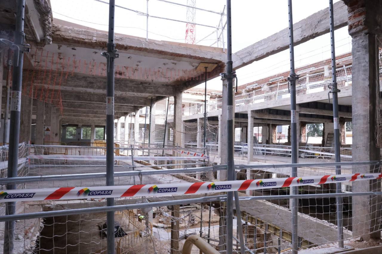 La consejera de Sanidad de la Comunidad de Madrid, Fátima Matute, visita las obras de remodelación del Hospital público Clínico San Carlos
