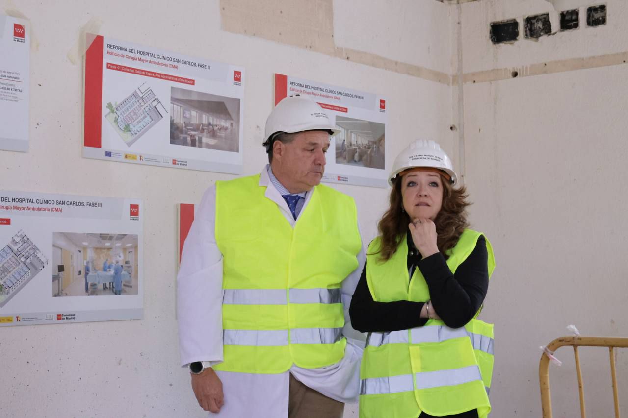 La consejera de Sanidad de la Comunidad de Madrid, Fátima Matute, visita las obras de remodelación del Hospital público Clínico San Carlos