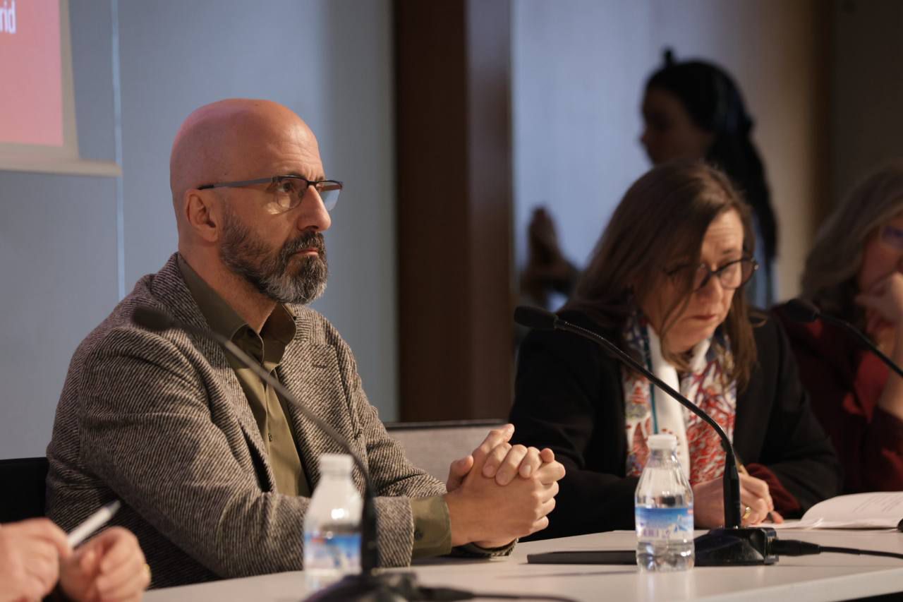 Juan Antonio Casado, socio y responsable de Data e IA en Cloud District, y Adelaida Portela, vicerrectora de Innovación Educativa y Relaciones Internacionales de UNIE