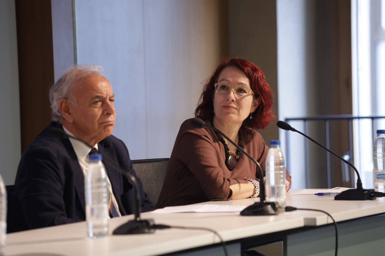 Tercera mesa de debate: 'De la formación al empleo: puentes entre universidad, FP y empresa'