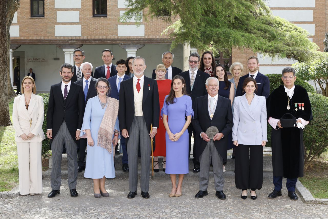 Foto de familia del acto de entrega del Premio Cervantes.