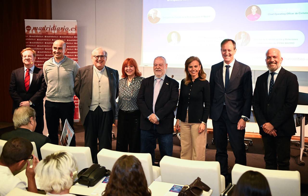 Los ponentes de la mesa de debate 'Madrid, capital global de grandes eventos: de la Fórmula 1 a la visita del Papa: el impacto turístico de los megaeventos'