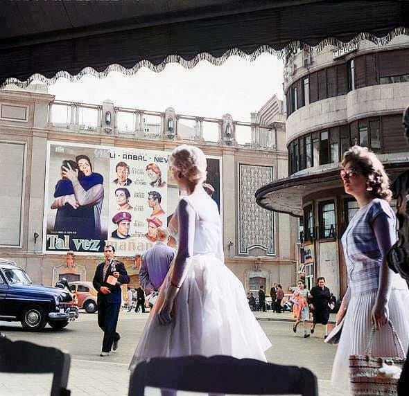 Imagen antigua de los Cines Callao