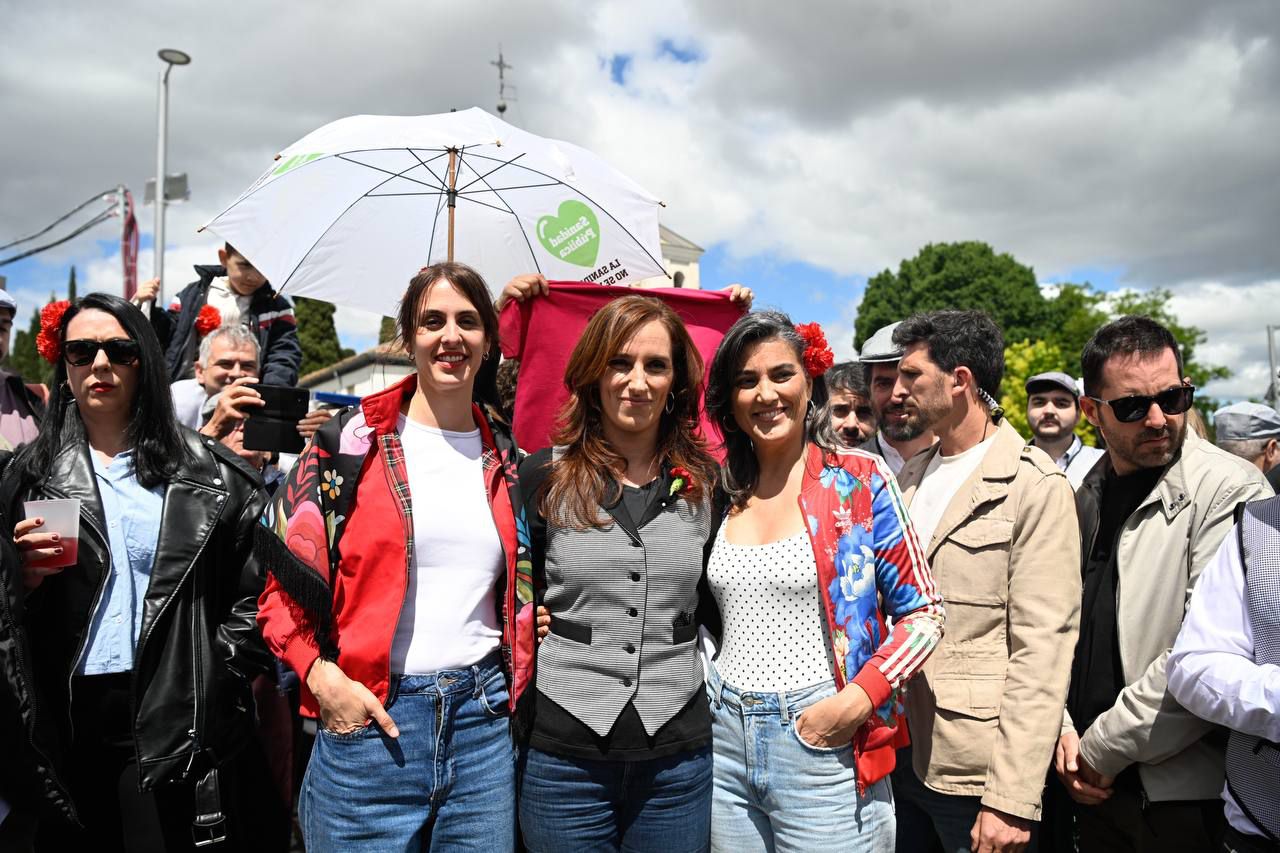Manuela Bergerot, Rita Maestre y Mónica García en la Pradera de San Isidro