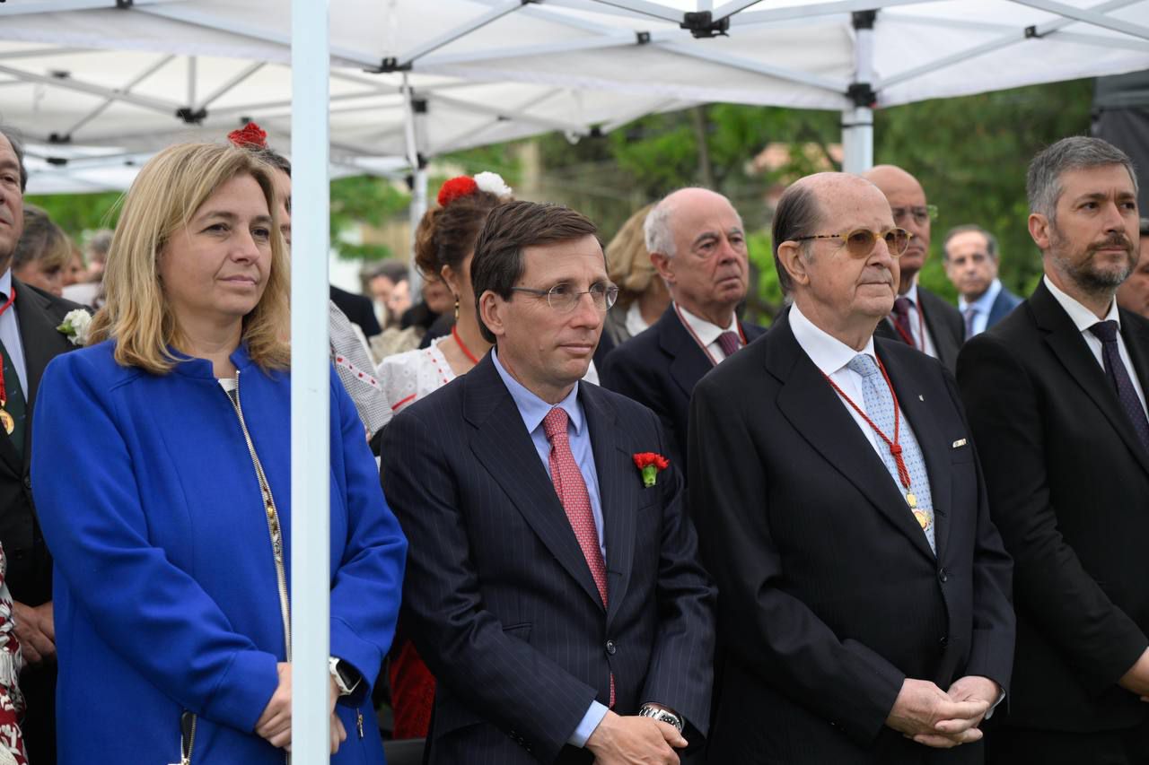 El alcalde de Madrid y la vicealcaldesa en la Pradera de San Isidro
