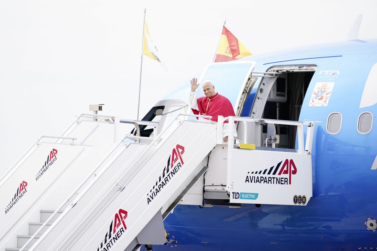 León XIV aterriza en Madrid