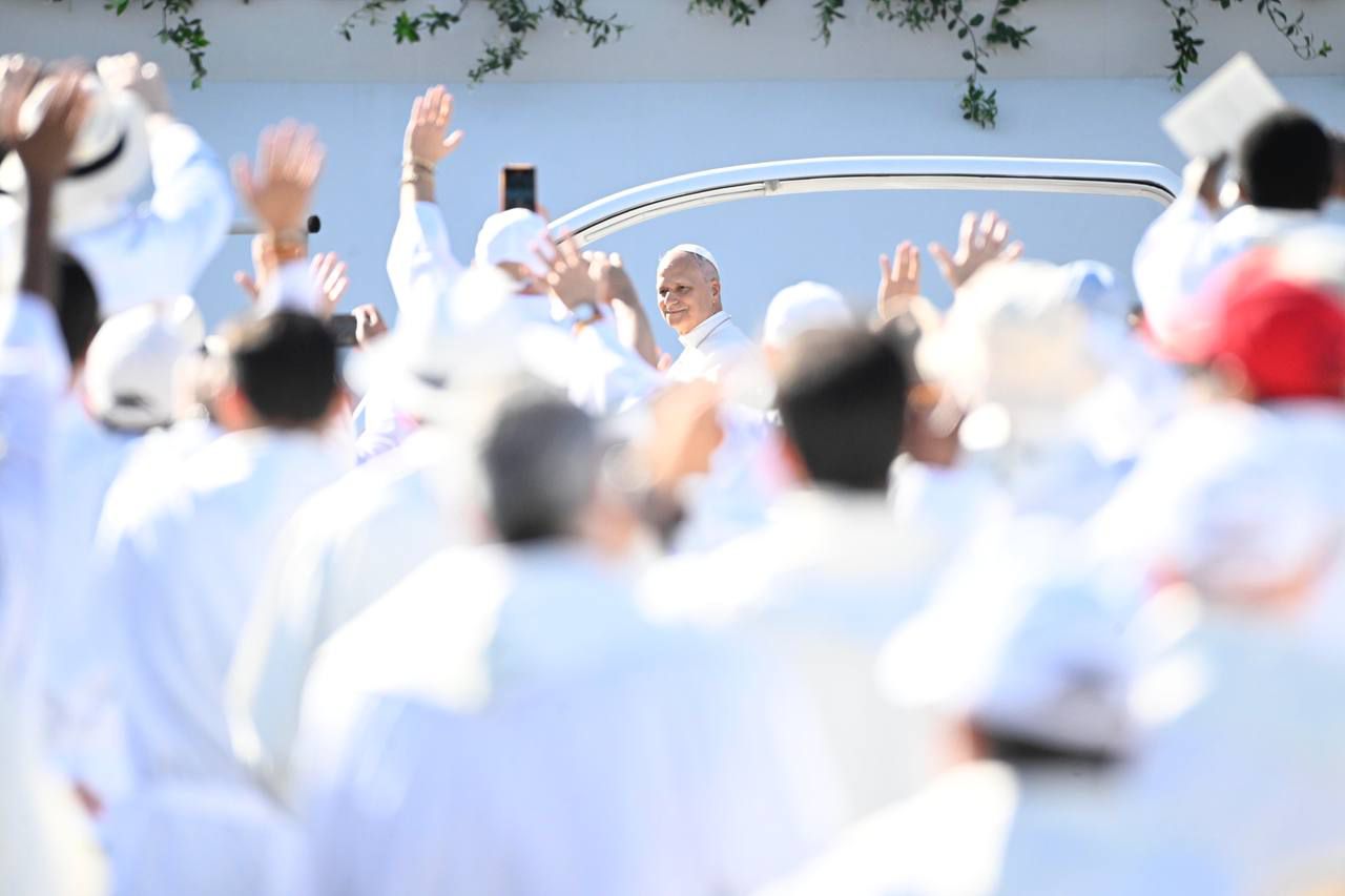 El Papa, a su llegada a la misa en la plaza de Cibeles