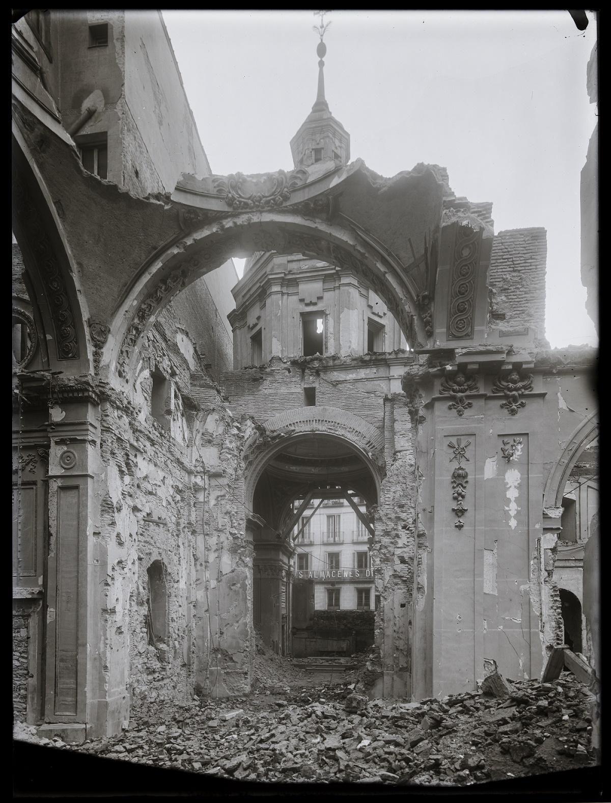Iglesia de San Sebastián después del bombardeo