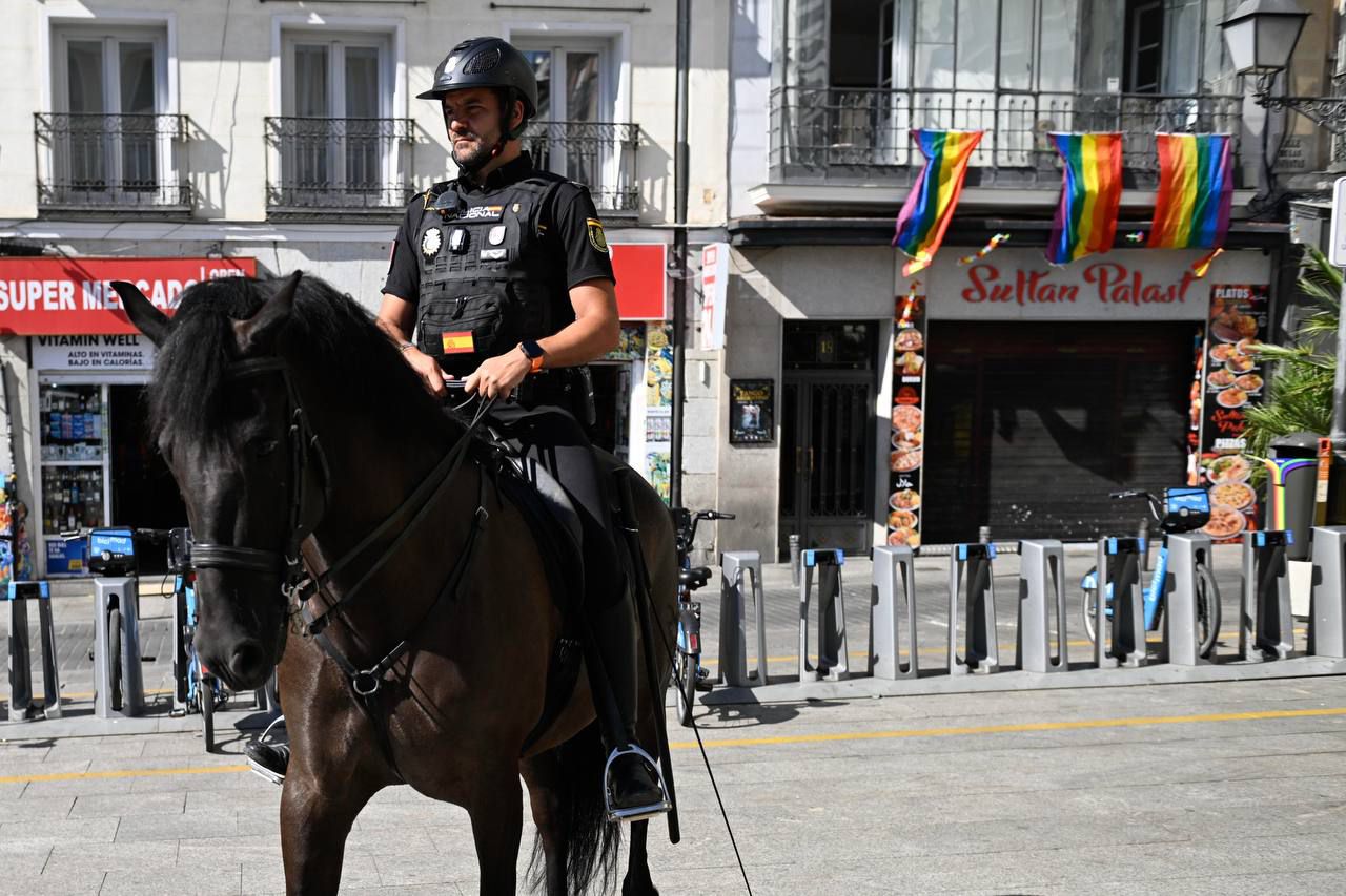 Más de 3.300 policías velarán por la seguridad en las celebraciones del Orgullo