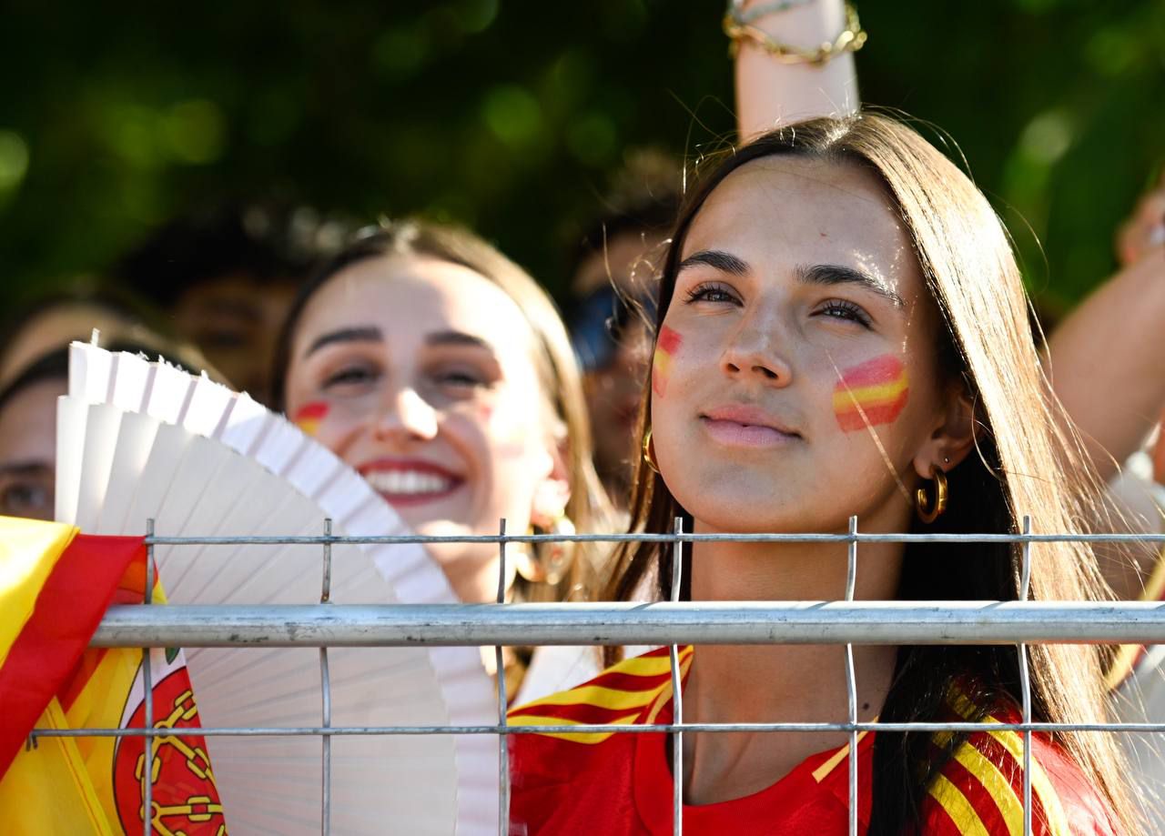 Ambiente en la plaza de Colón antes de la final de la Copa del Mundo 2026