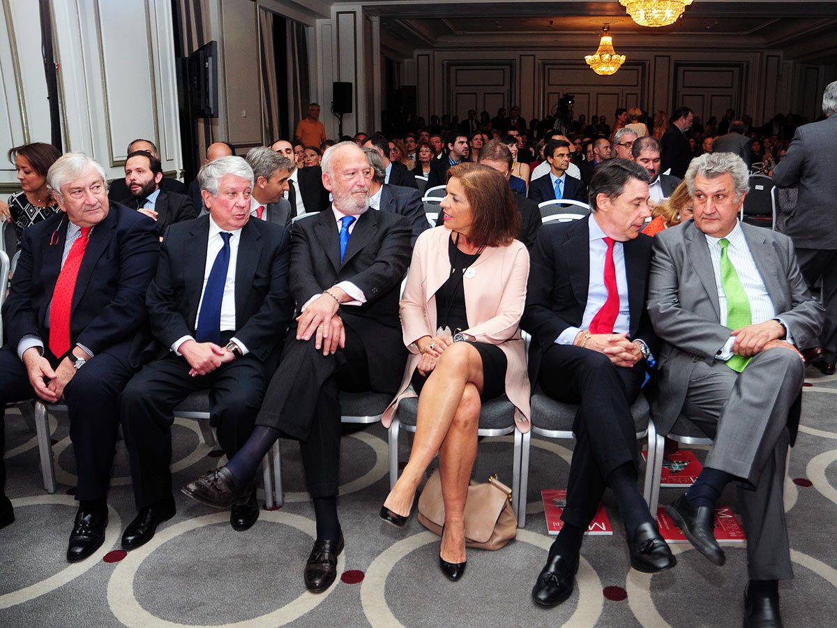 Primera fila de autoridades en la gala Premios Madrid 2014, Javier Rodríguez, Arturo Fernandez, J. I Echeverría, Ana Botella, Ignacio Gonzalez y Jesús Posadas
