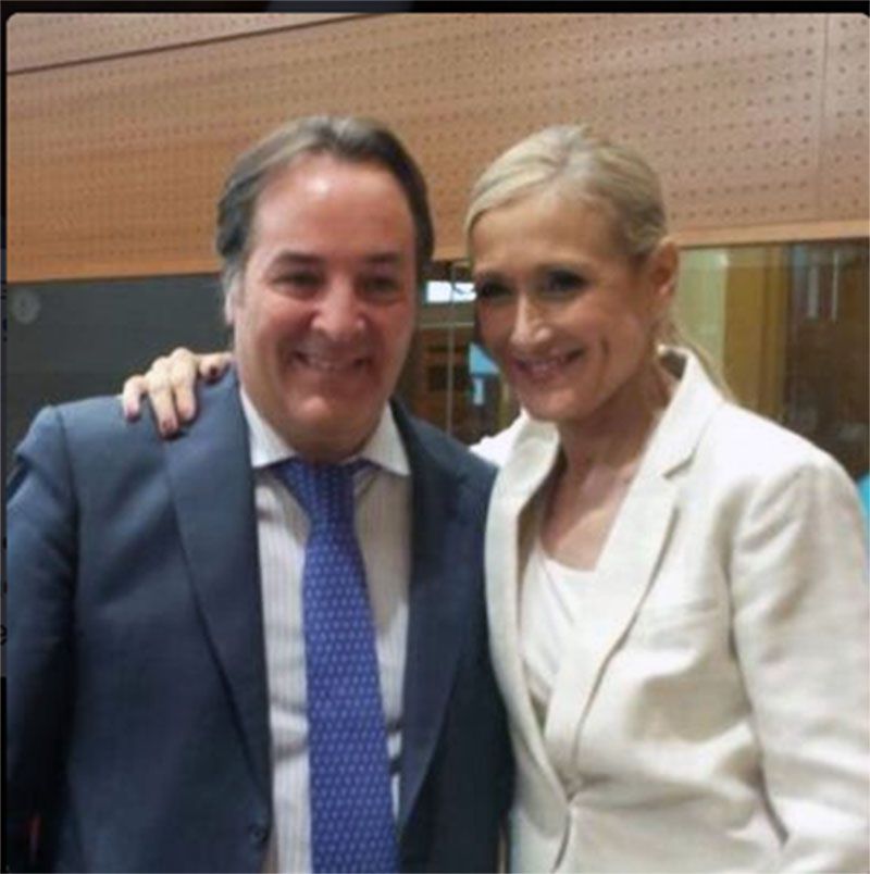 Jaime González Taboada, consejero de Medio Ambiente, administración local y ordenación del territorio, y Cristina Cifuentes, presidenta de la Comunidad de Madrid