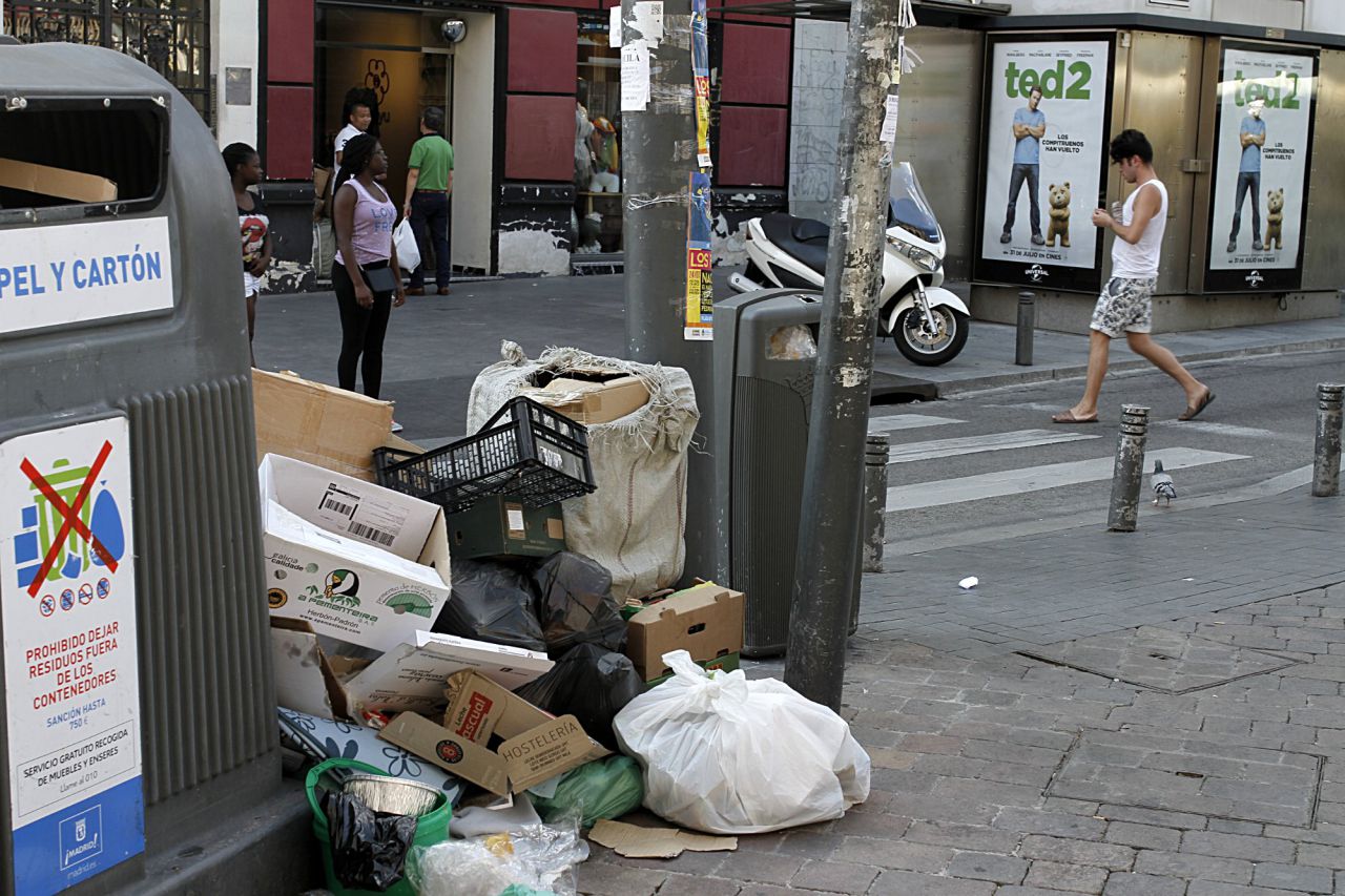 Suciedad en las calles de Madrid