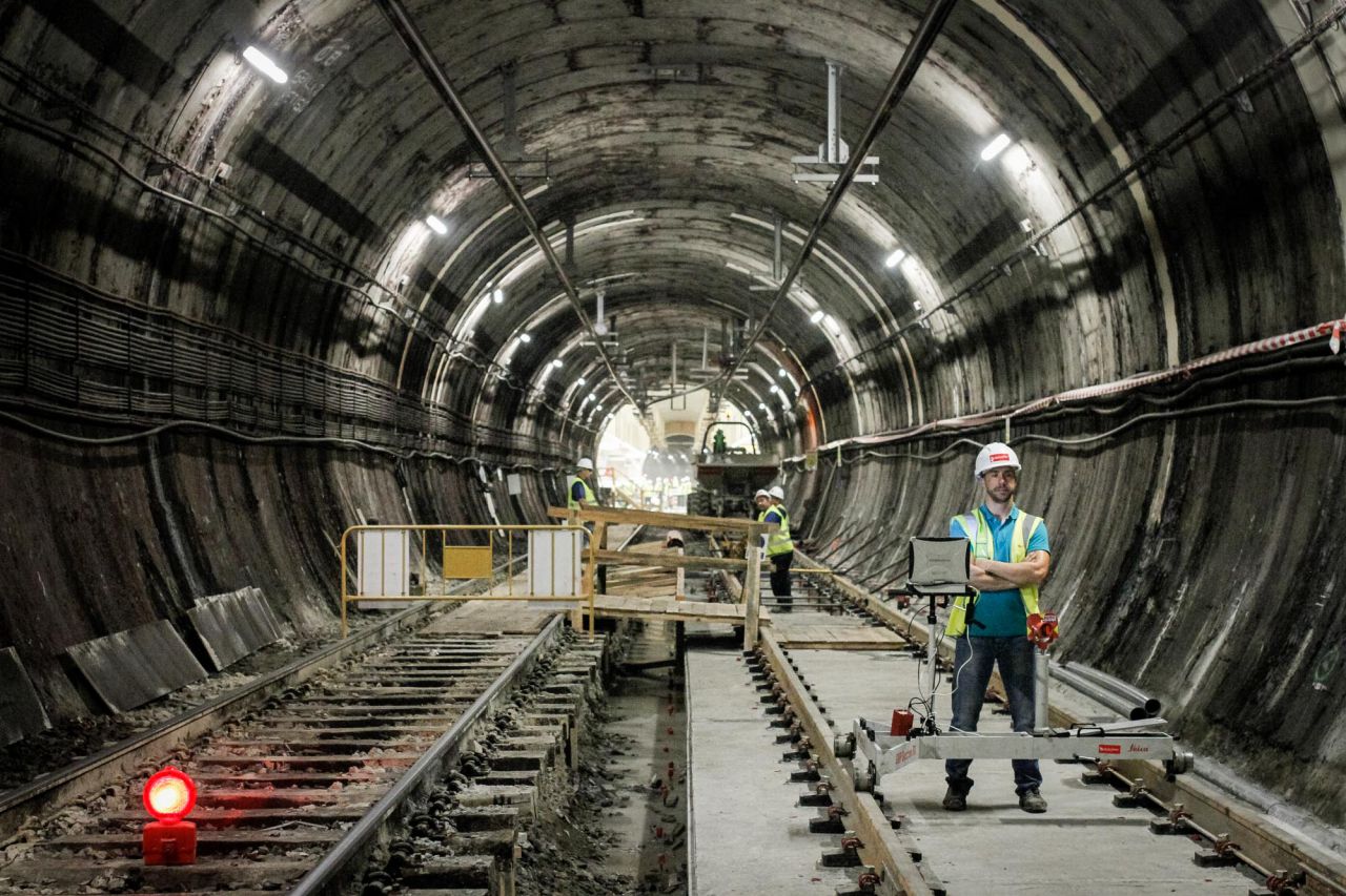Vista del túnel de entrada a la estación de Carpetana.