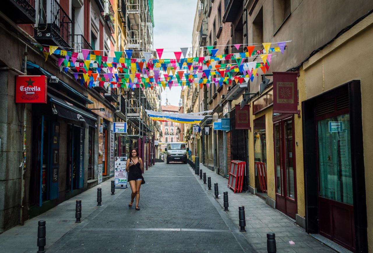 Otras decoraciones cubren la calle de la Ruda 