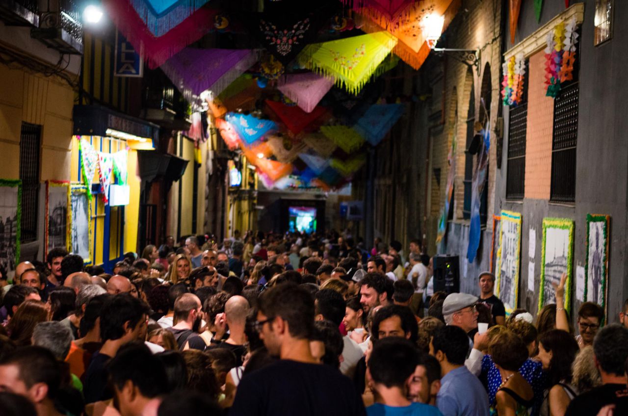 La calle del Oso a rebosar durante las fiestas.