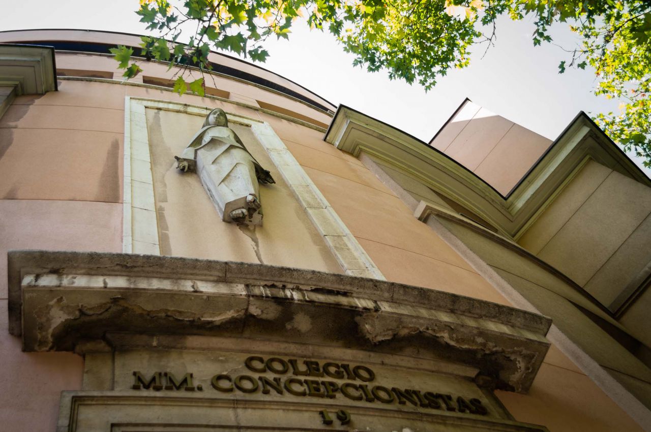 Colegio M.M. Concepcionistas. Su origen se remonta a 1897, pero el edificio actual  data de 1946. No tiene ningún estilo definido. 