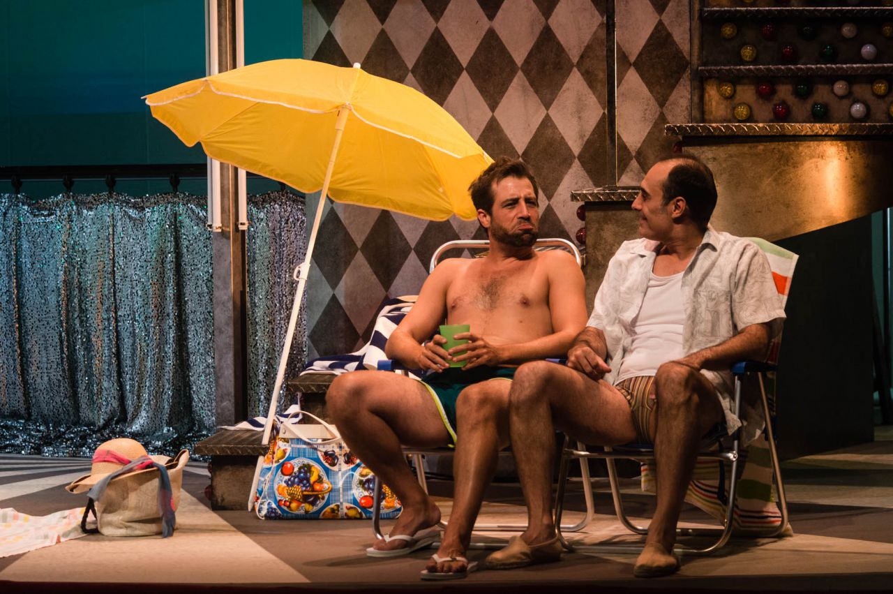Leandro Rivera y Carlos Heredia en Más apellidos vascos 2.0, en el teatro Marquina.