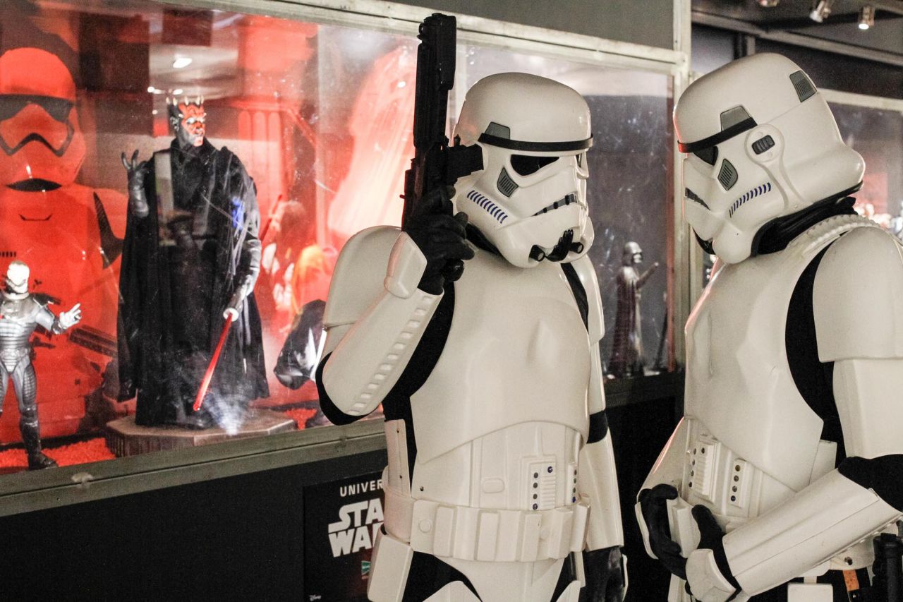 Exposición sobre la saga cinematográfica Star Wars en el Corte Inglés de Preciados.
