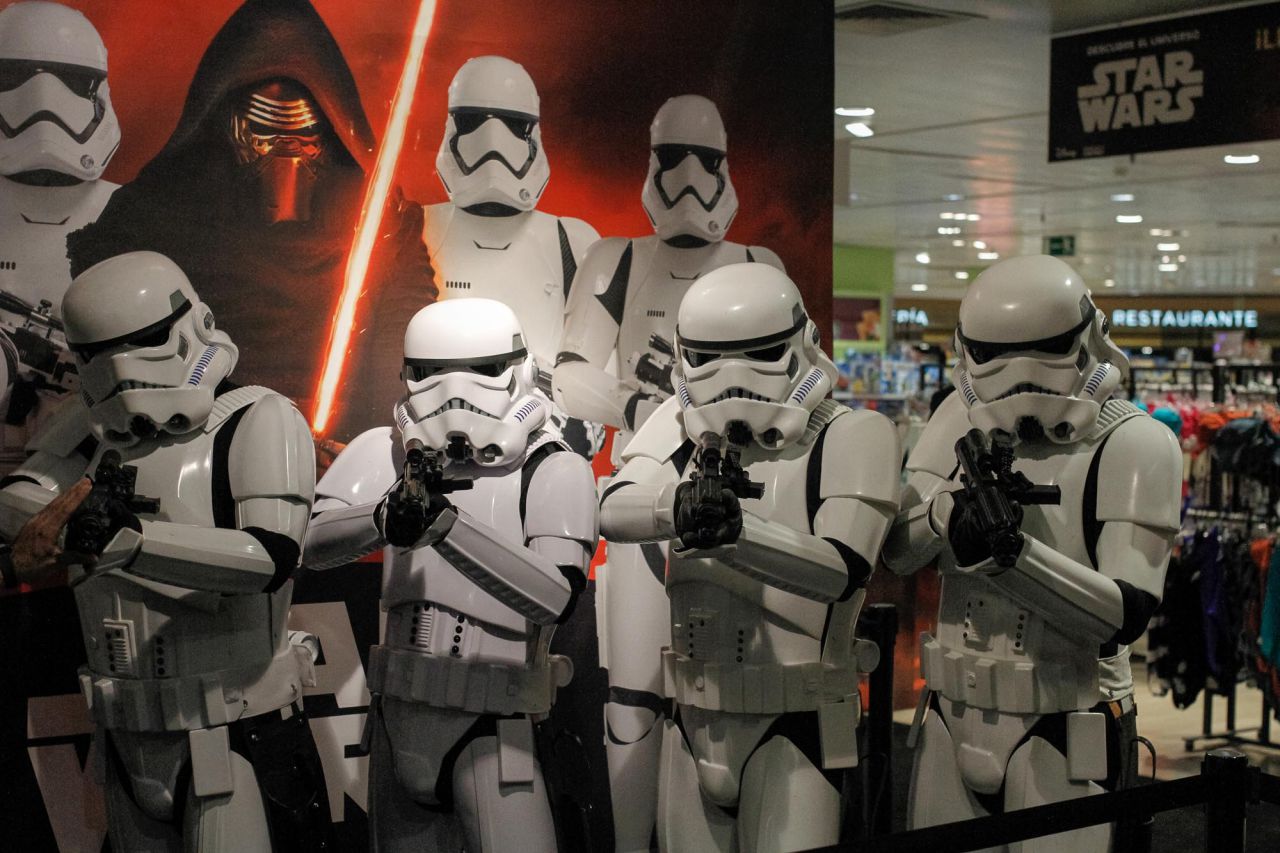 Exposición sobre la saga cinematográfica Star Wars en el Corte Inglés de Preciados.