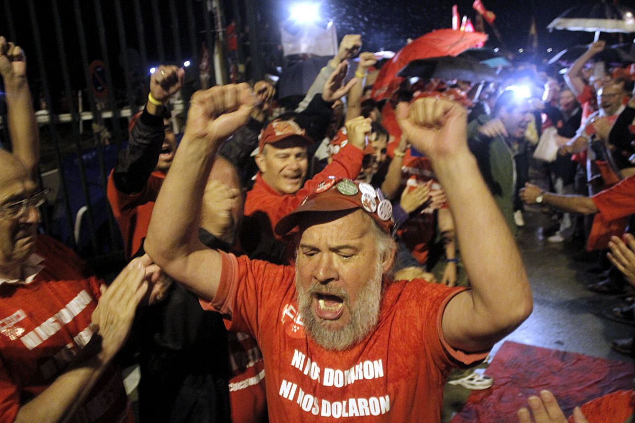 Celebración de los trabajadores afectados y readmitidos por el ERE de la fábrica de Coca-Cola