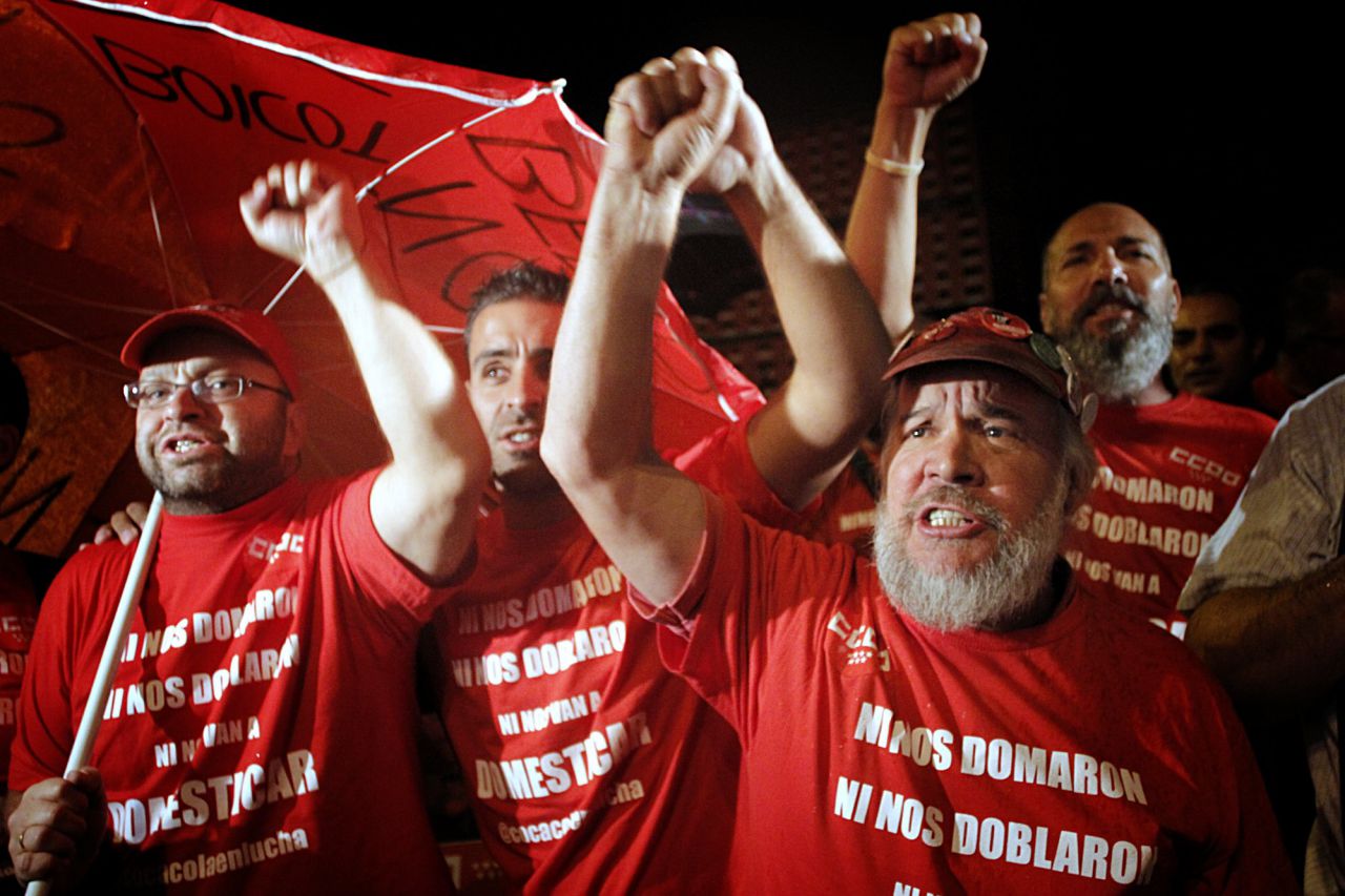 Celebración de los trabajadores afectados y readmitidos por el ERE de la fábrica de Coca-Cola