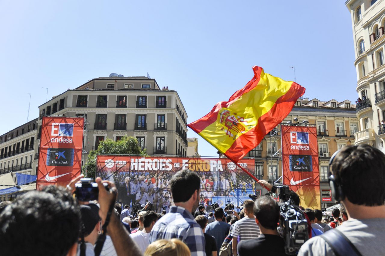 Celebración en la plaza del Callao del campeonato de Europa de baloncesto conseguido por la selección española.