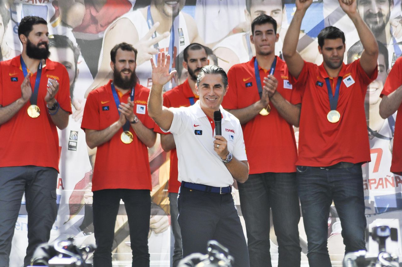 Celebración en la plaza del Callao del campeonato de Europa de baloncesto conseguido por la selección española.