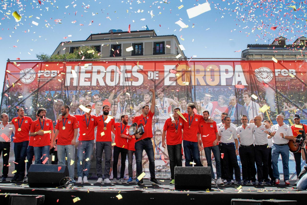 Celebración en la plaza del Callao del Campeonato de Europa de baloncesto por la selección española.