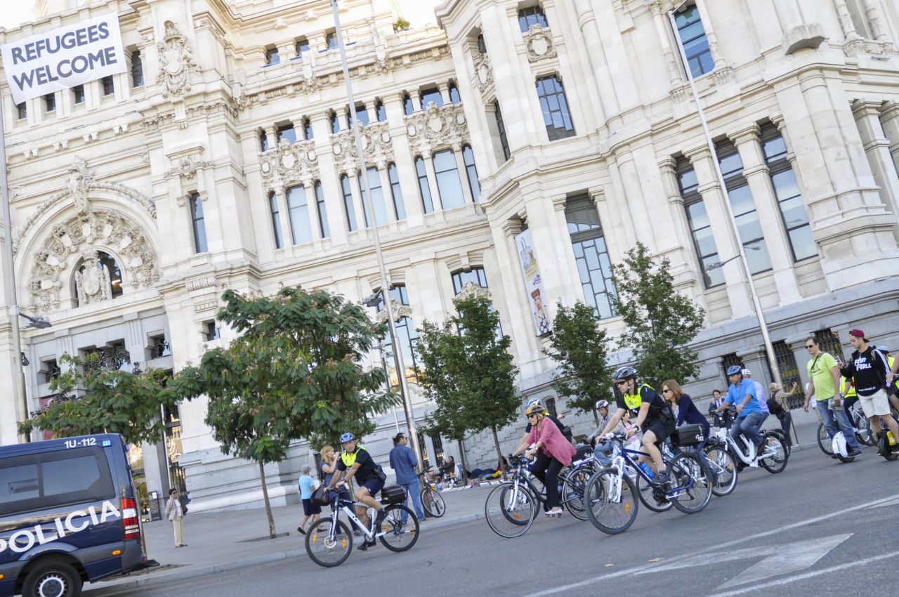 Bicicletada de Manuela Carmena y cortes de tráfico de la Gran Vía por la Semana de la Movilidad.