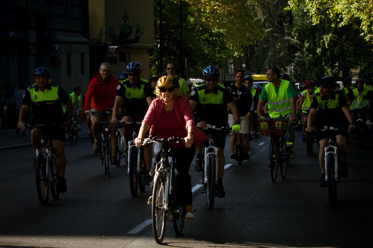 Bicicletada de Manuela Carmena y cortes de tráfico de la Gran Vía por la Semana de la Movilidad.