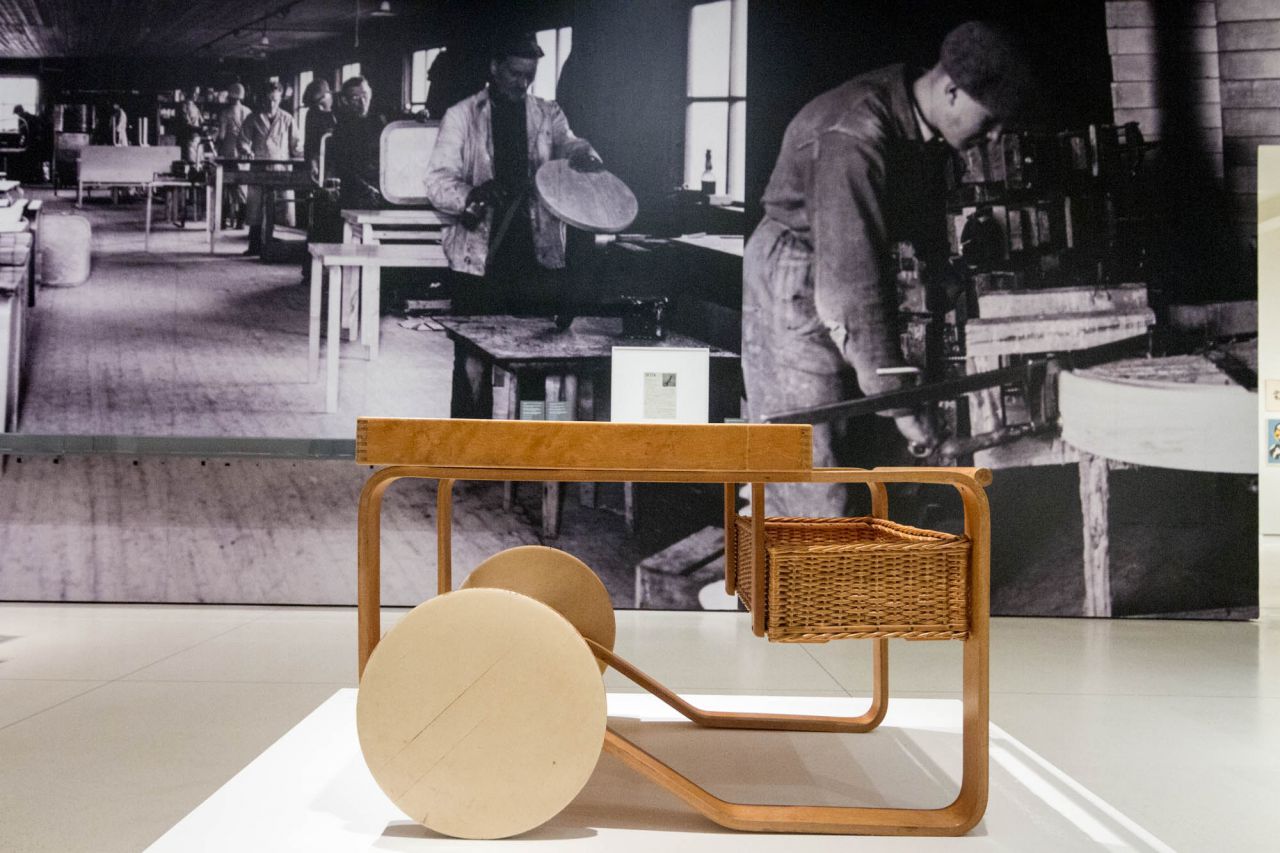 Exposición retrospectiva de las obras arquitectónicas y de diseño de Alvar Aalto en Caixaforum.