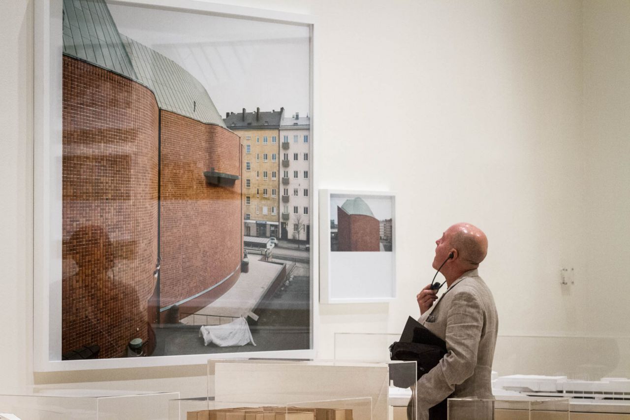 Exposición retrospectiva de las obras arquitectónicas y de diseño de Alvar Aalto en Caixaforum.