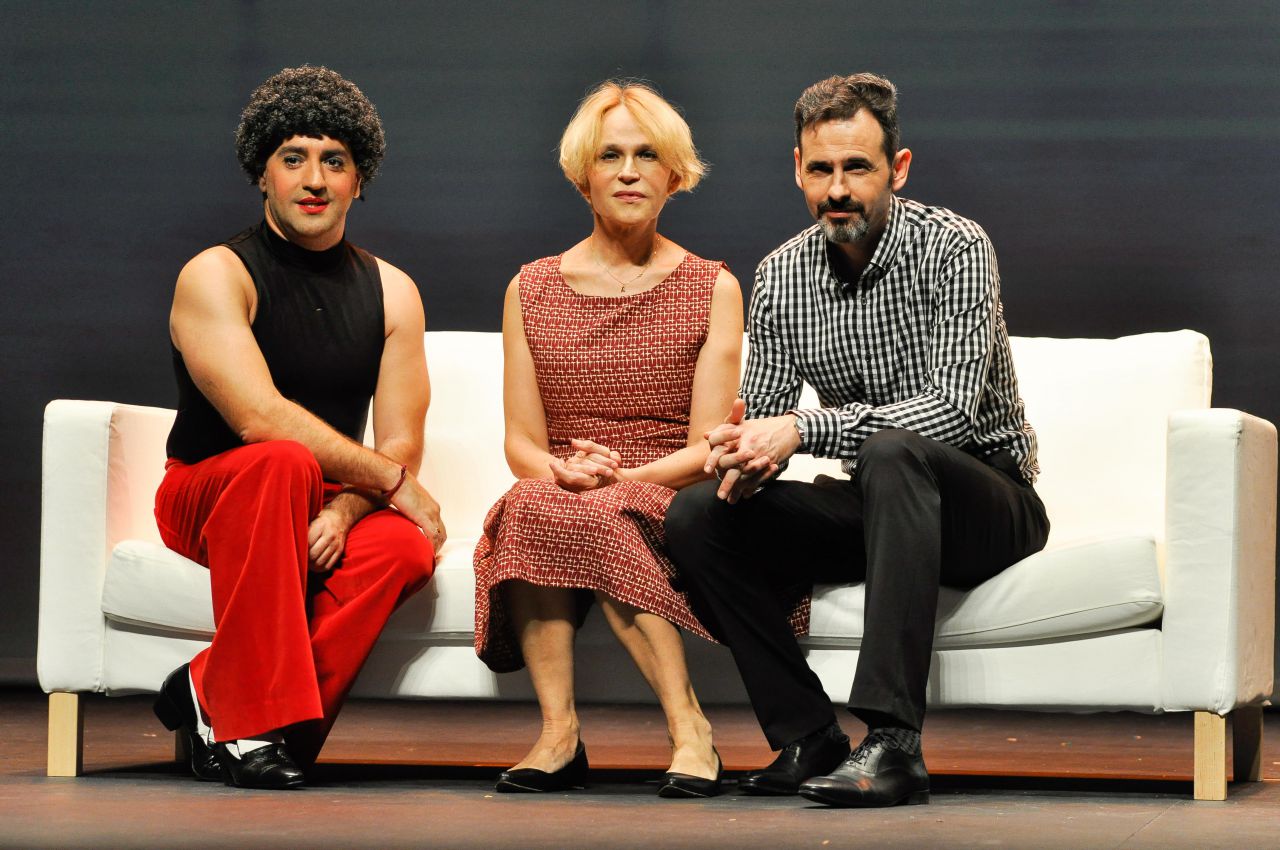 Antonia San Juan, Félix Navarro y Luis Miguel Segui en 'Lo malo de ser perfecto'.