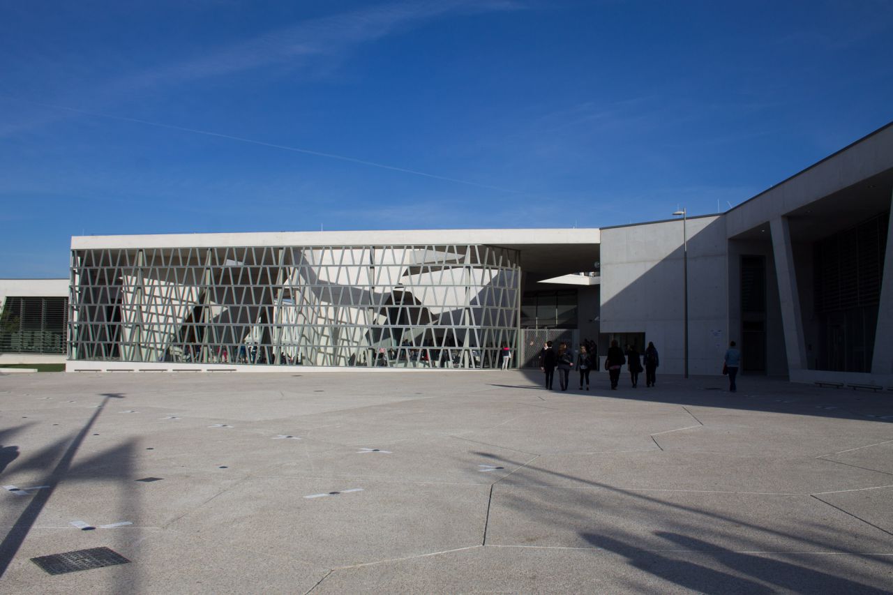 Inauguración del nuevo Colegio Alemán en Montecarmelo.