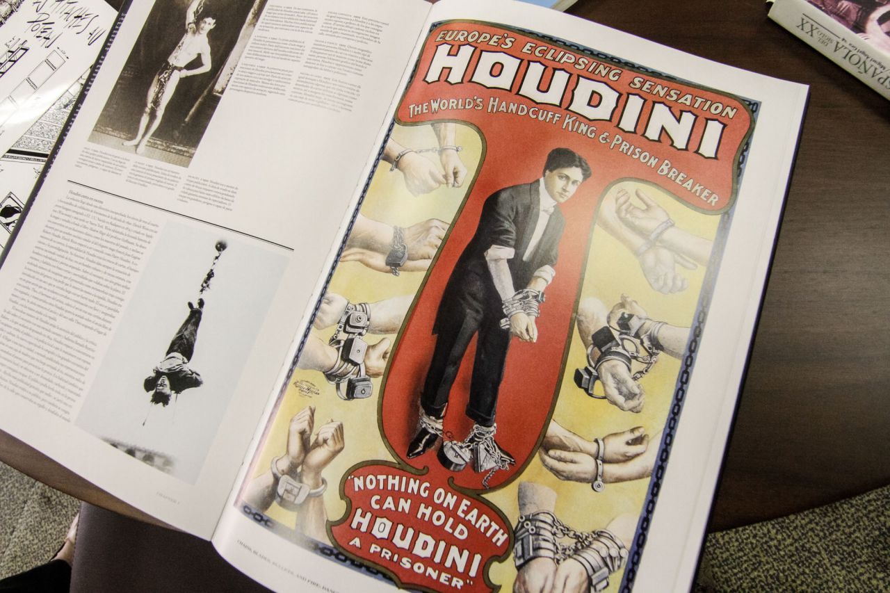 Detalle de un cartel del escapista Harry Houdini