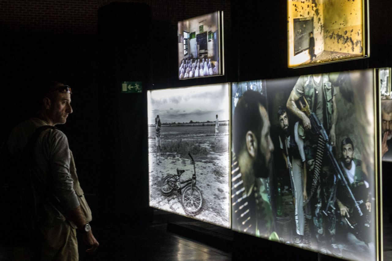 Exposición Upfront: una nueva generación de fotorreporteros hispanos en el Centro Cultural Conde Duque.