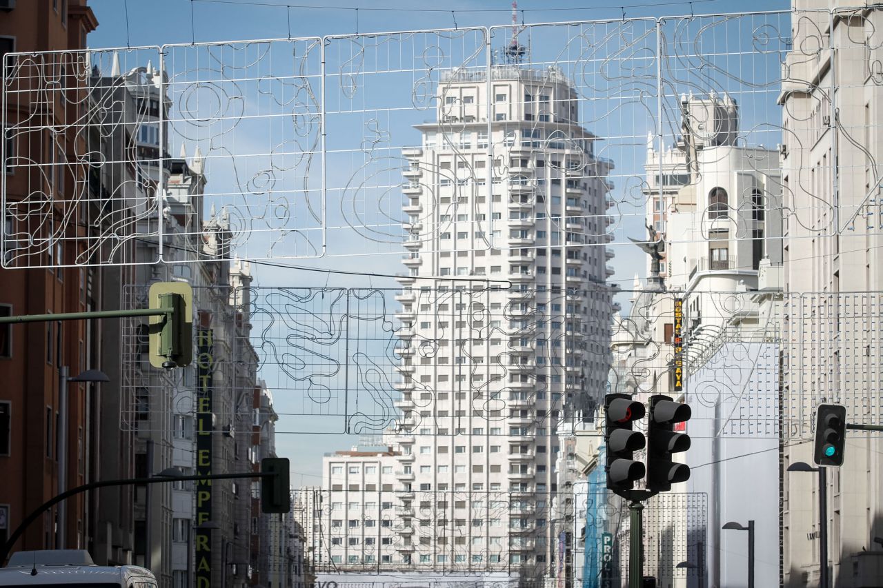 Ya están instaladas las luces de navidad en ela Gran Vía.