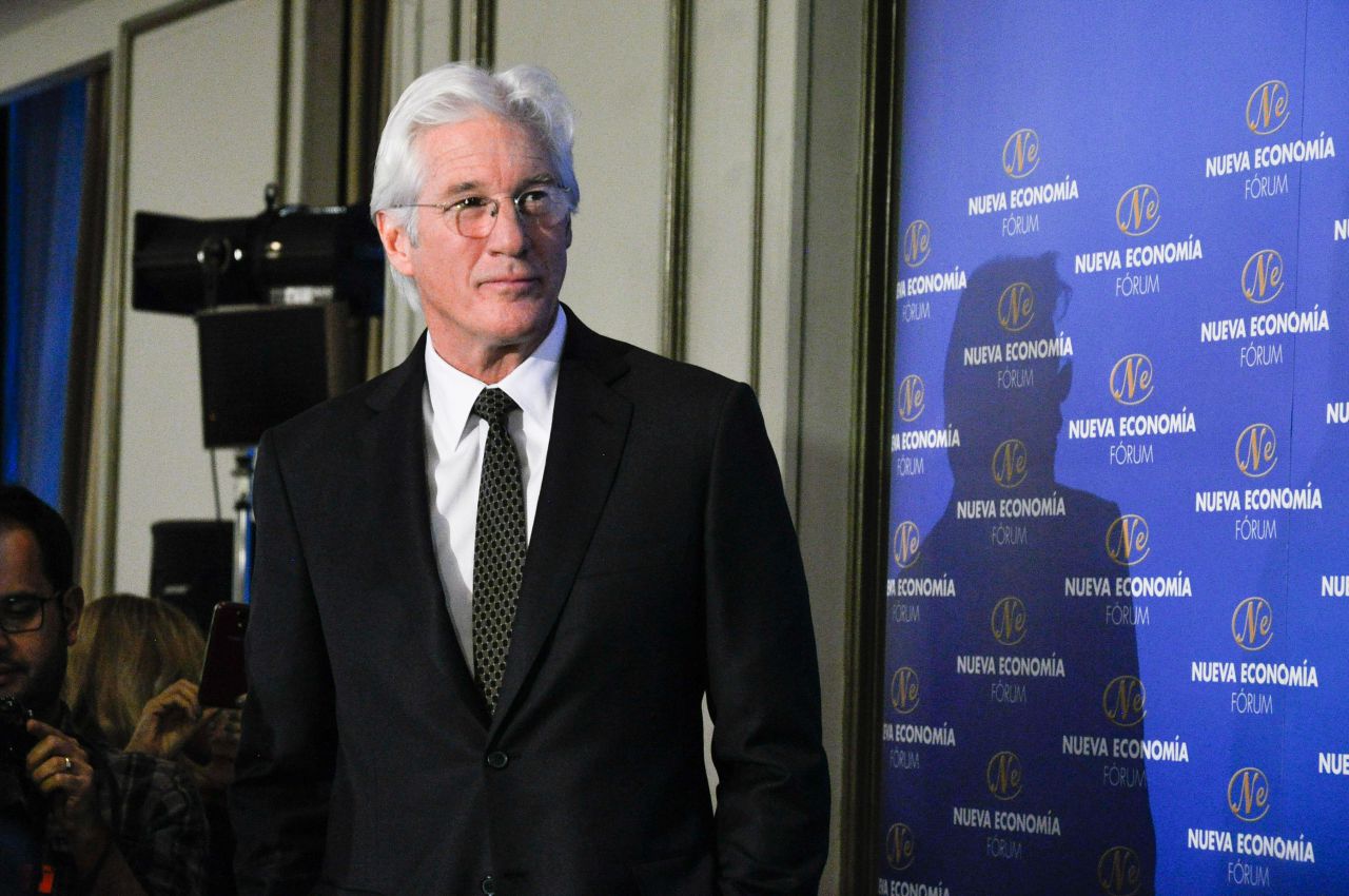 Desayuno informativo con Richard Gere. 