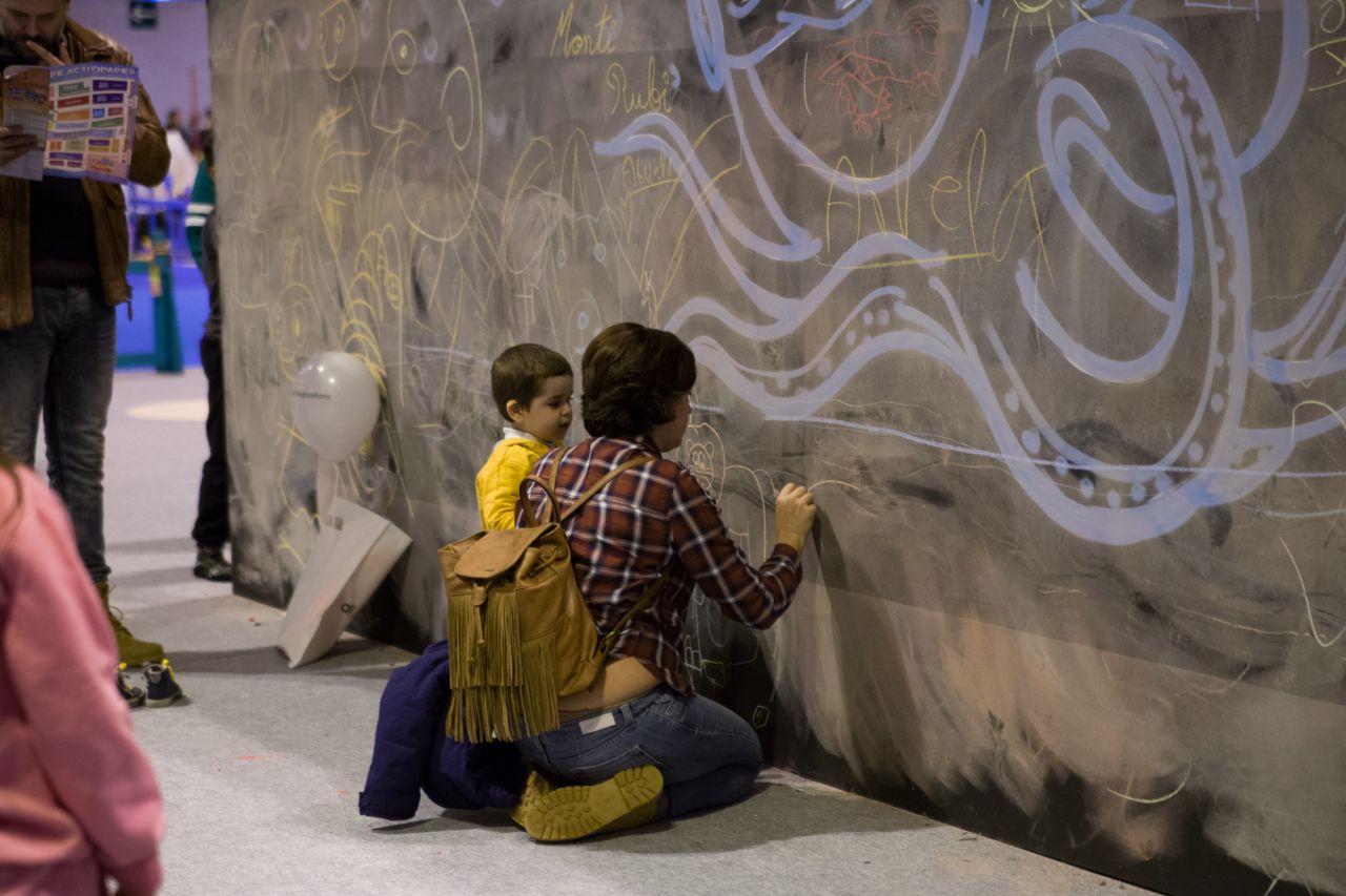 Mural para pintar con tiza.
