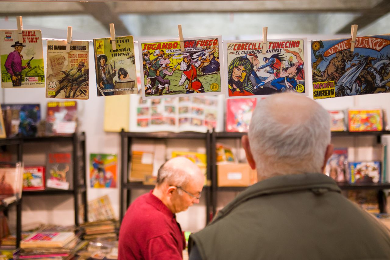 Stand de cómics y tebeos antiguos.