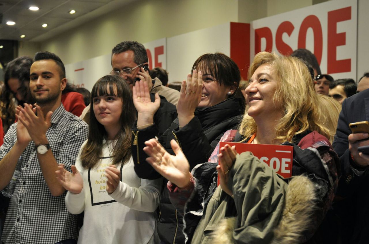 En la sede del PSOE celebran los resultados