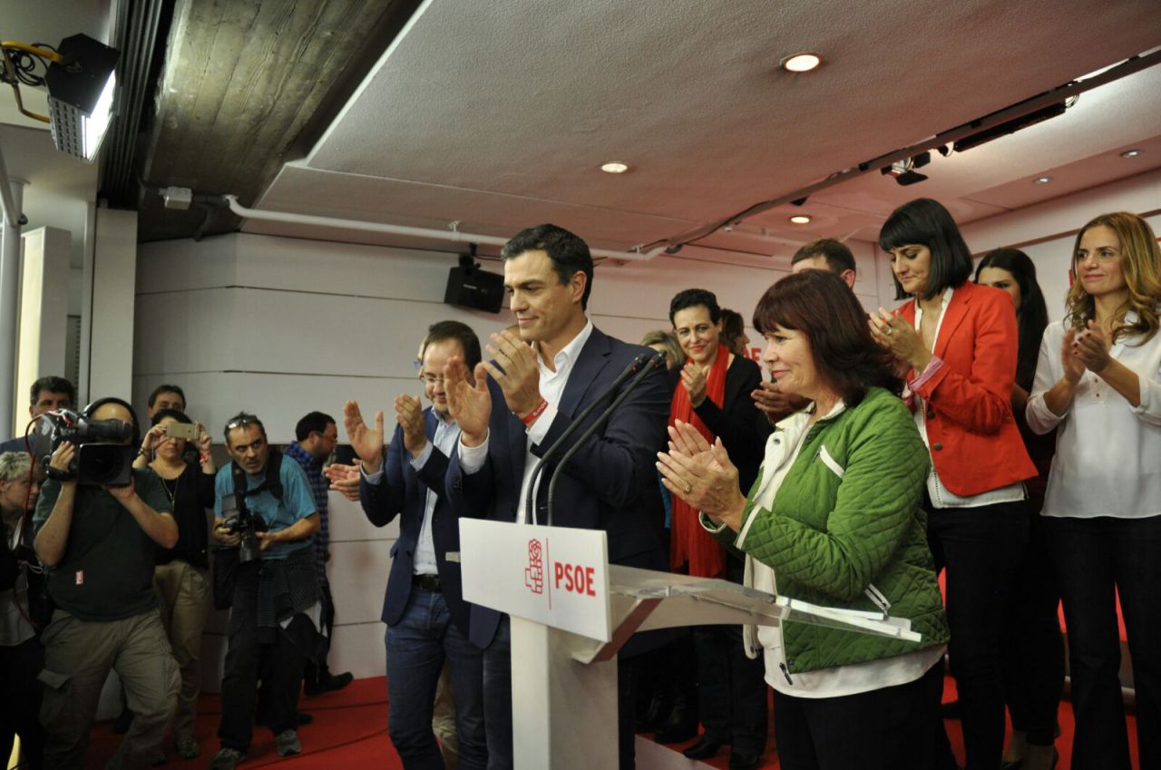 Pedro Sánchez comparece tras los resultados de las elecciones